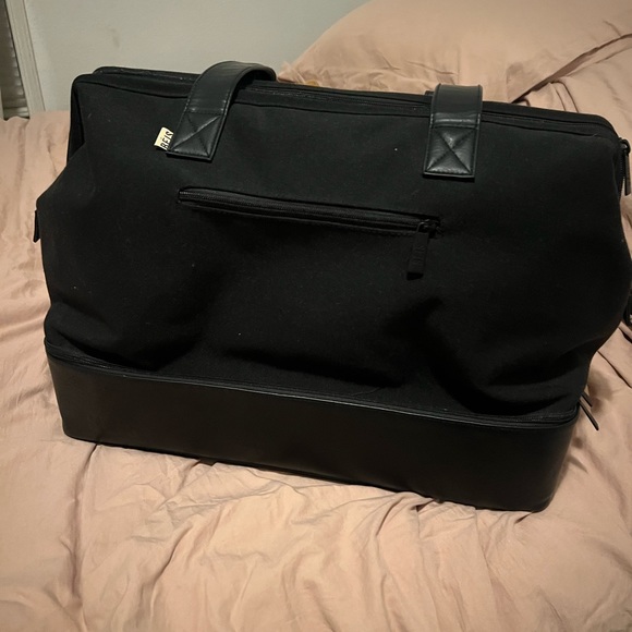 BEIS Accessories - NWOT BÉIS WEEKENDER
